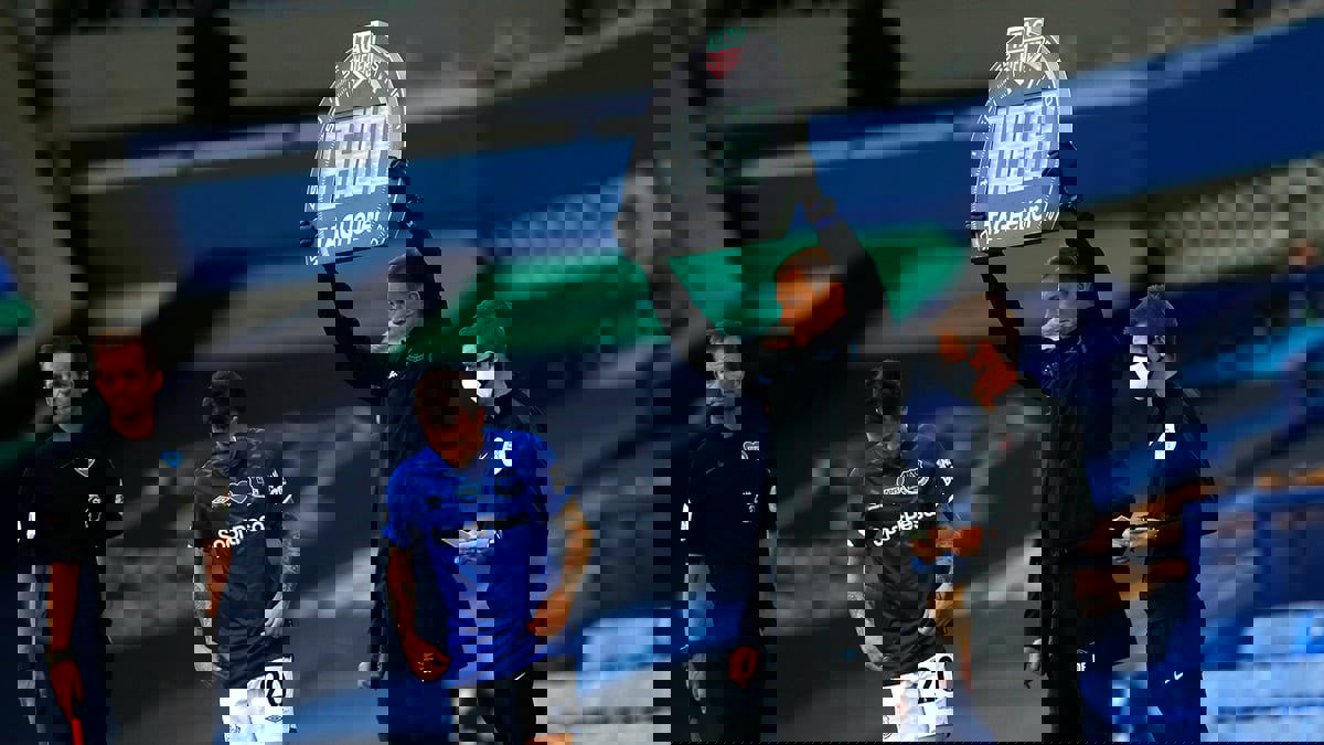 "إيفاب" يبحث استمرار قاعدة التبديلات الخمسة بشكل دائم