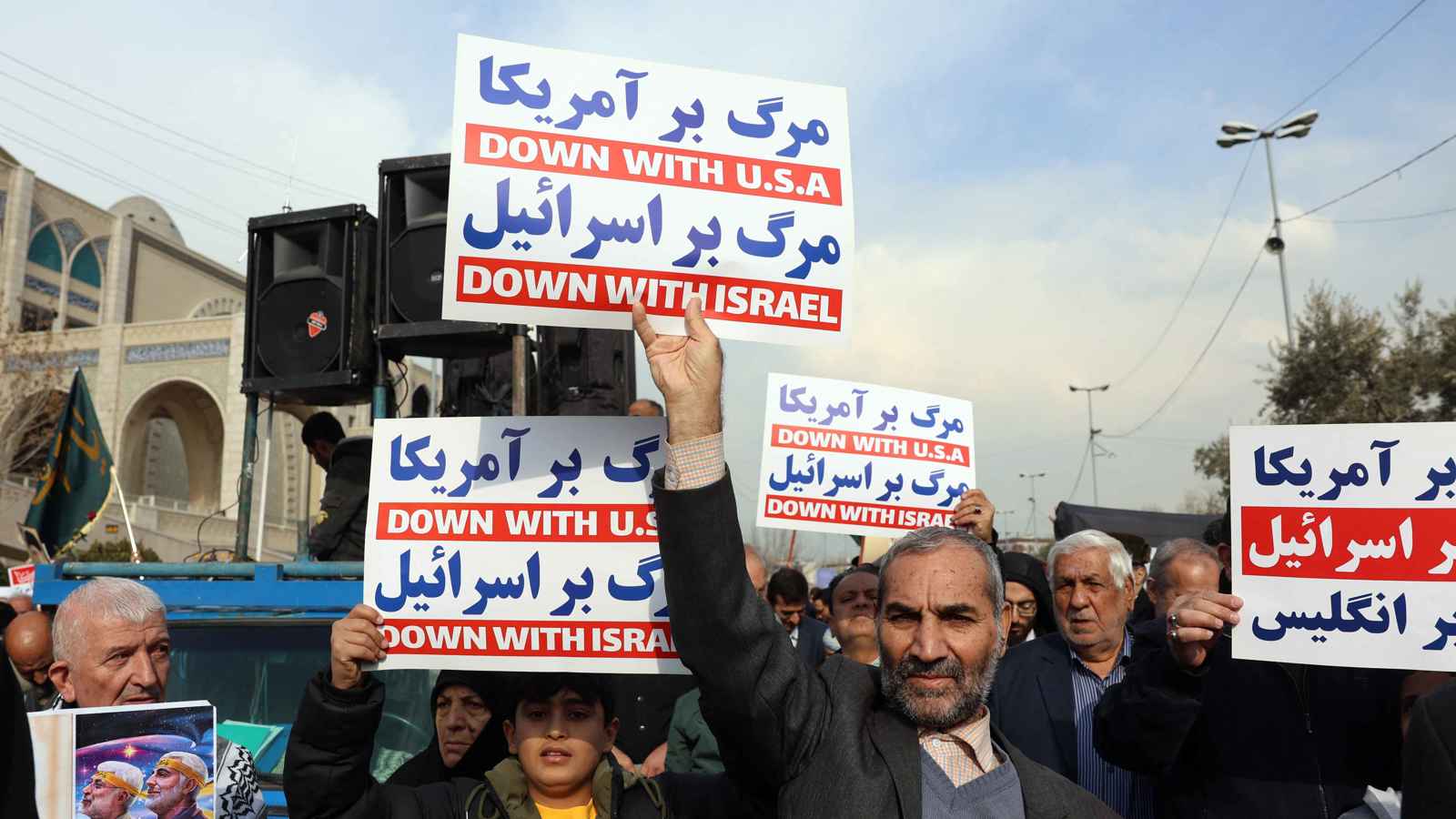 طهران تكشف عن اعتقال صحفي إيراني في إسرائيل