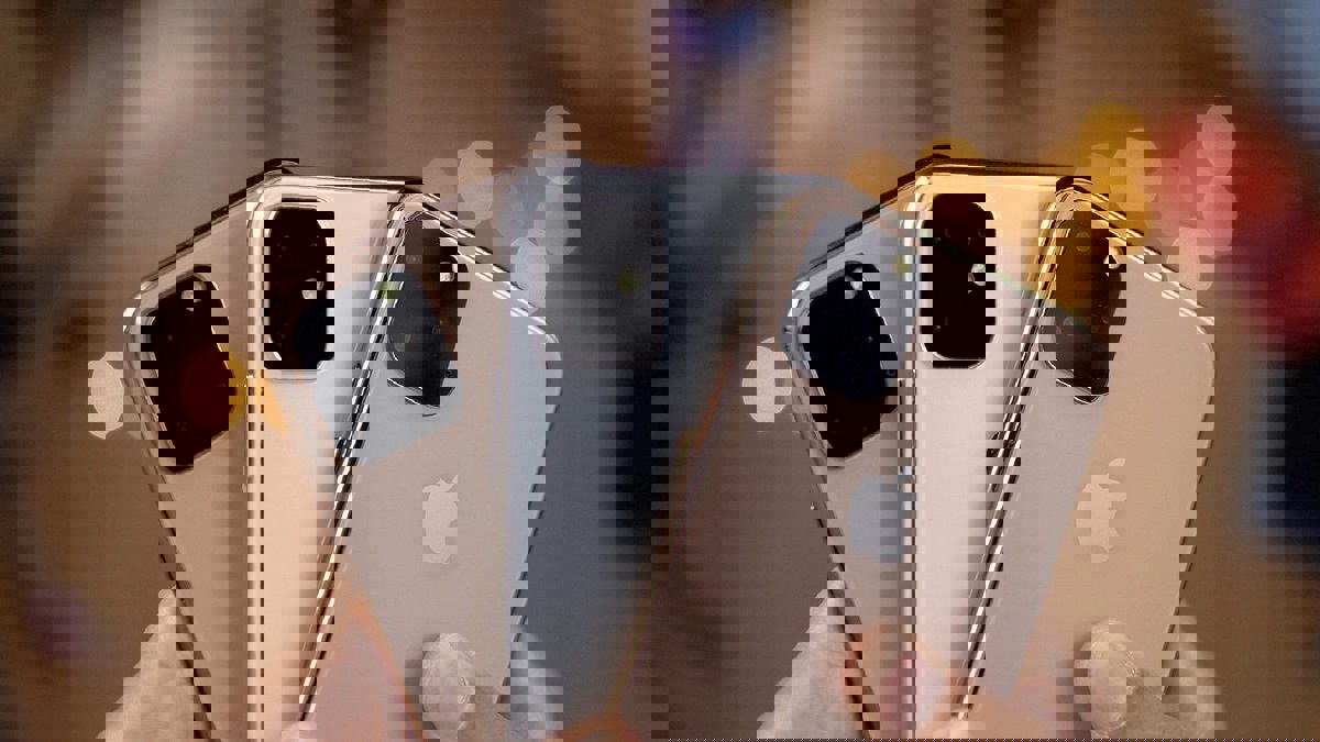 أبل تطلق "iPhone 12" بدون سماعات الأذن والشاحن