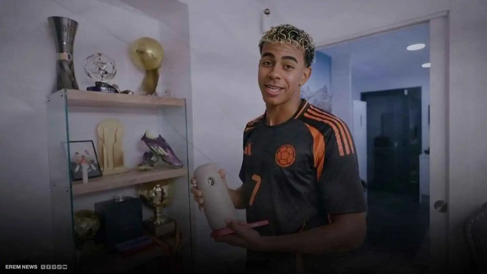 بلايستيشن وشرفة لا يستخدمها.. لامين يامال يكشف خبايا منزله