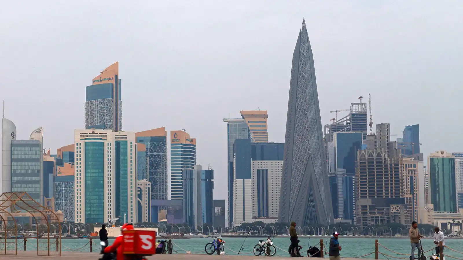 قطر تعلن اعتراض صاروخ بعد سماع دوي انفجارات في الدوحة