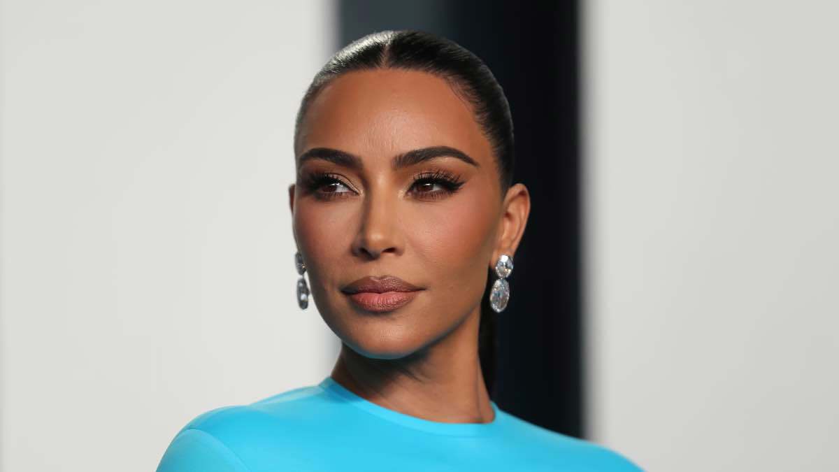 وفاة المشتبه به بقضية سرقة كيم كارداشيان قبل محاكمته في باريس