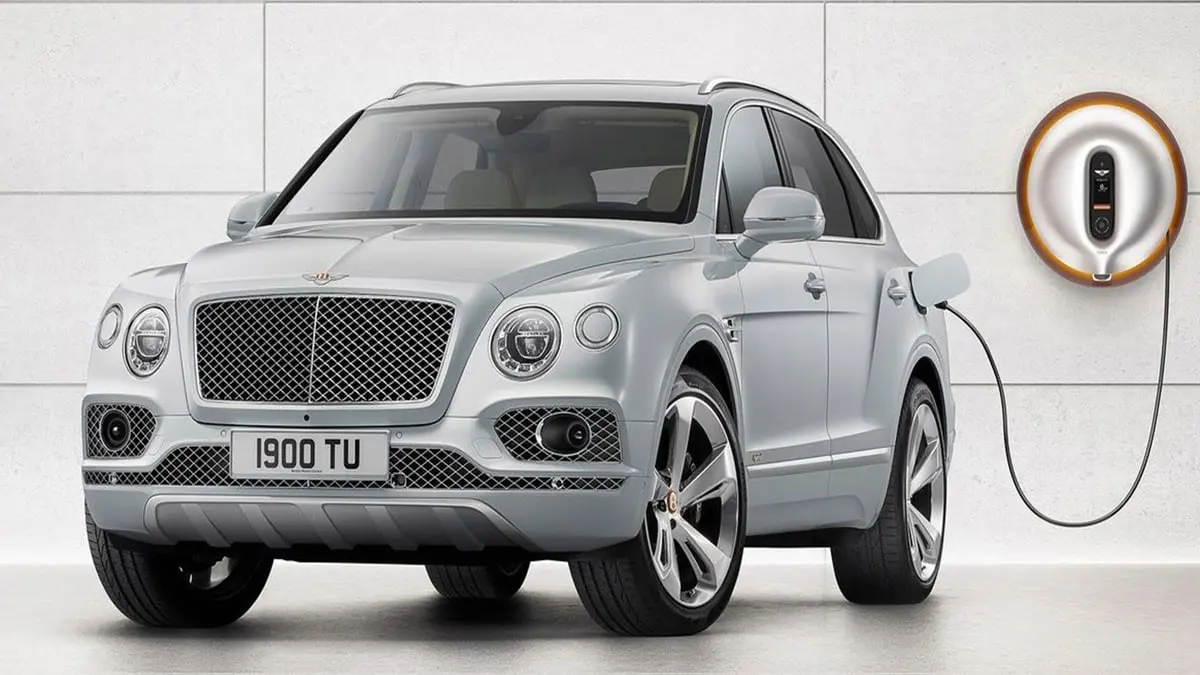 "بنتلي" تعتزم تصنيع أول سيارة كهربائية بالكامل في 2025