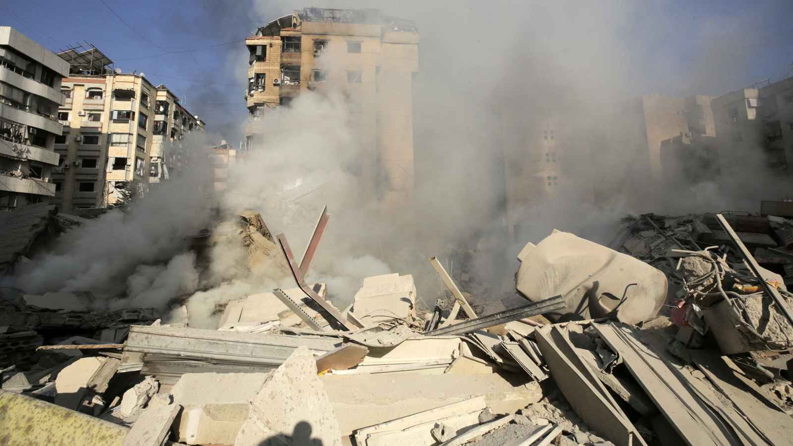 الضاحية الجنوبية وبعلبك في مرمى غارات إسرائيلية "متجددة" (فيديو وصور)