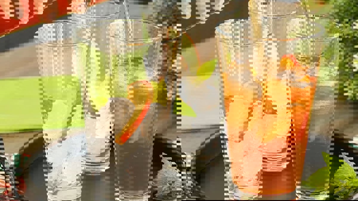 امرأة تدس السم لزميلتها لتحرمها من "إجازة الأمومة"