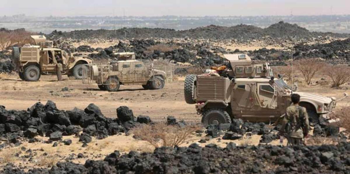 قوات الشرعية على مشارف مطار صنعاء.. وفرار العشرات من ضباط صالح