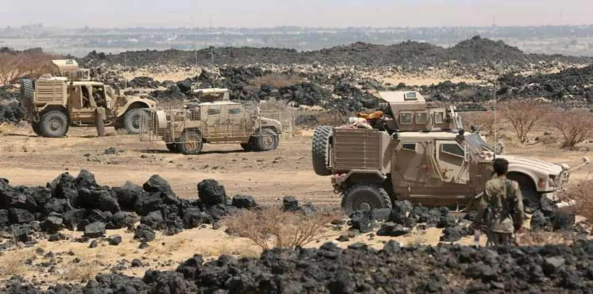 قوات الشرعية على مشارف مطار صنعاء.. وفرار العشرات من ضباط صالح