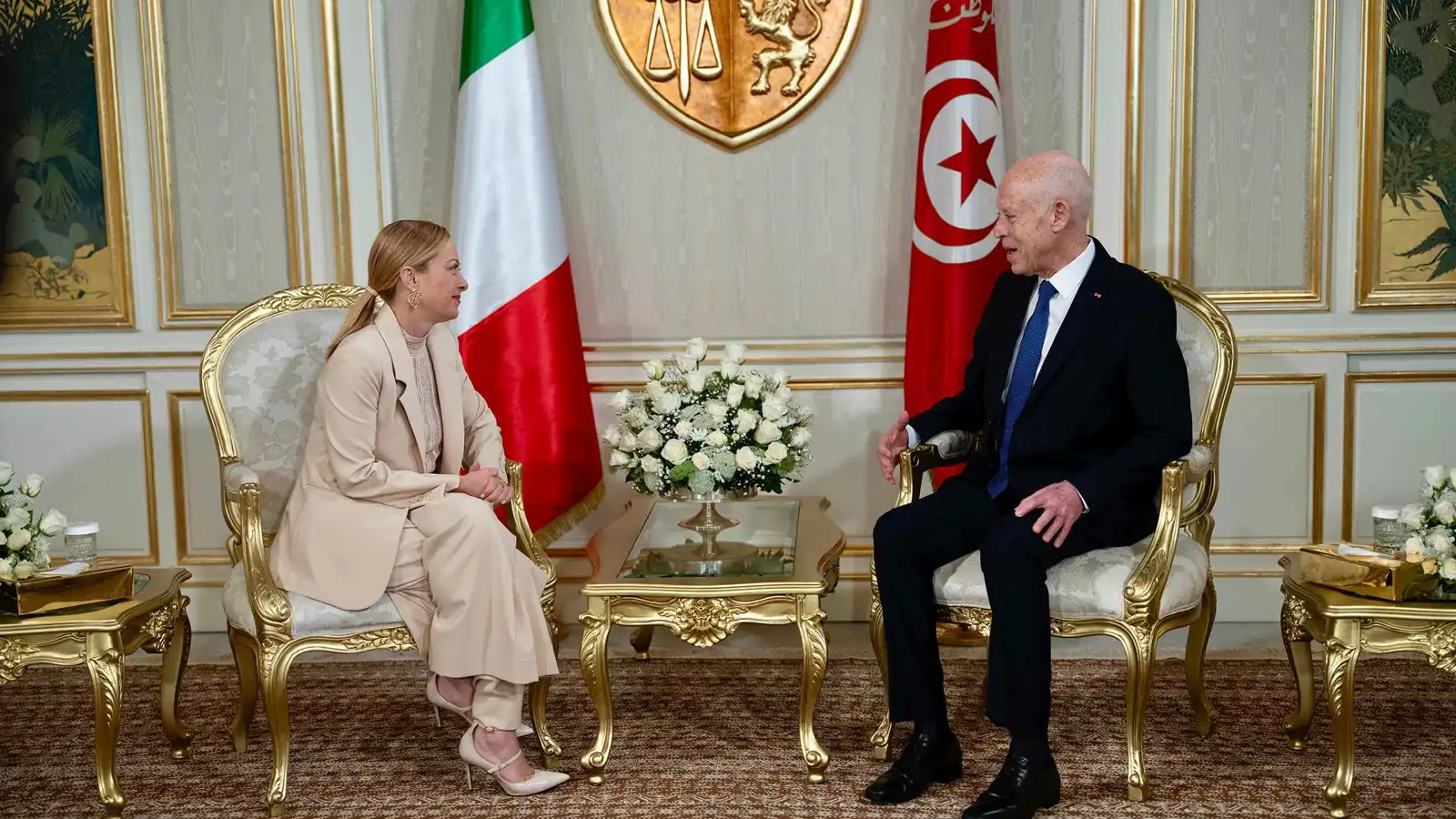 الهجرة وخطة ماتي تتصدران مباحثات سعيد وميلوني في تونس (صور)