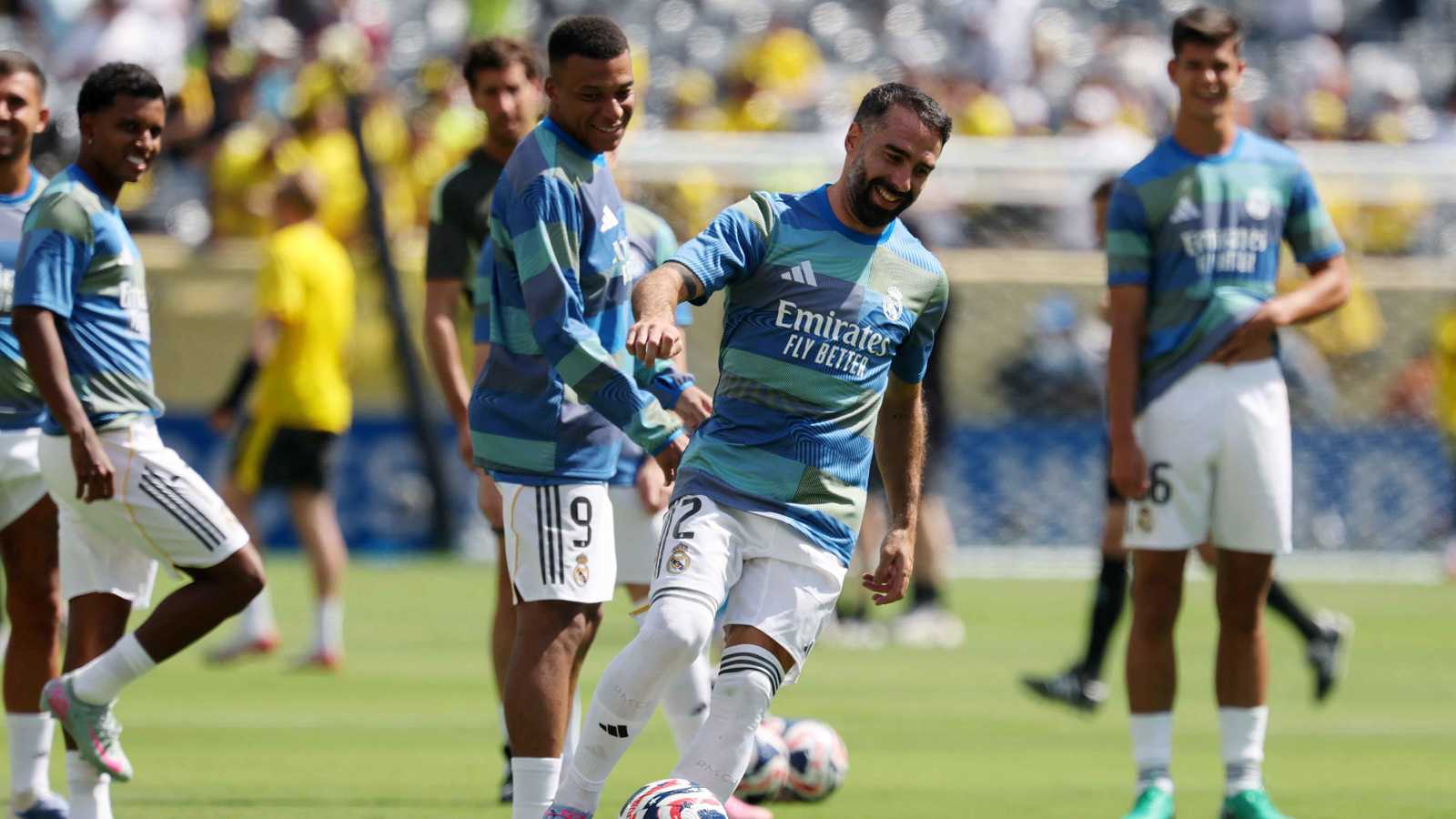 مفاجأة مدوية.. برشلونة يفاوض نجم ريال مدريد