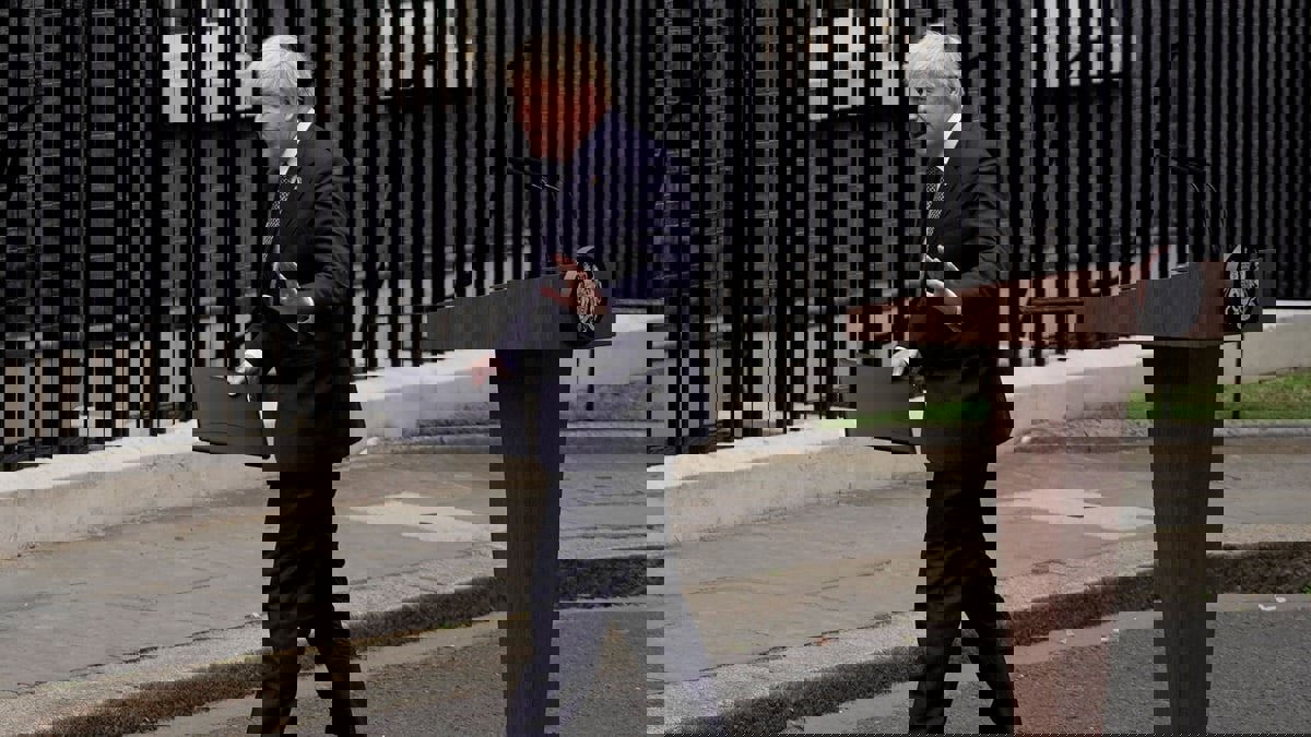 "الغارديان": جونسون أسوأ رئيس وزراء في تاريخ بريطانيا الحديث