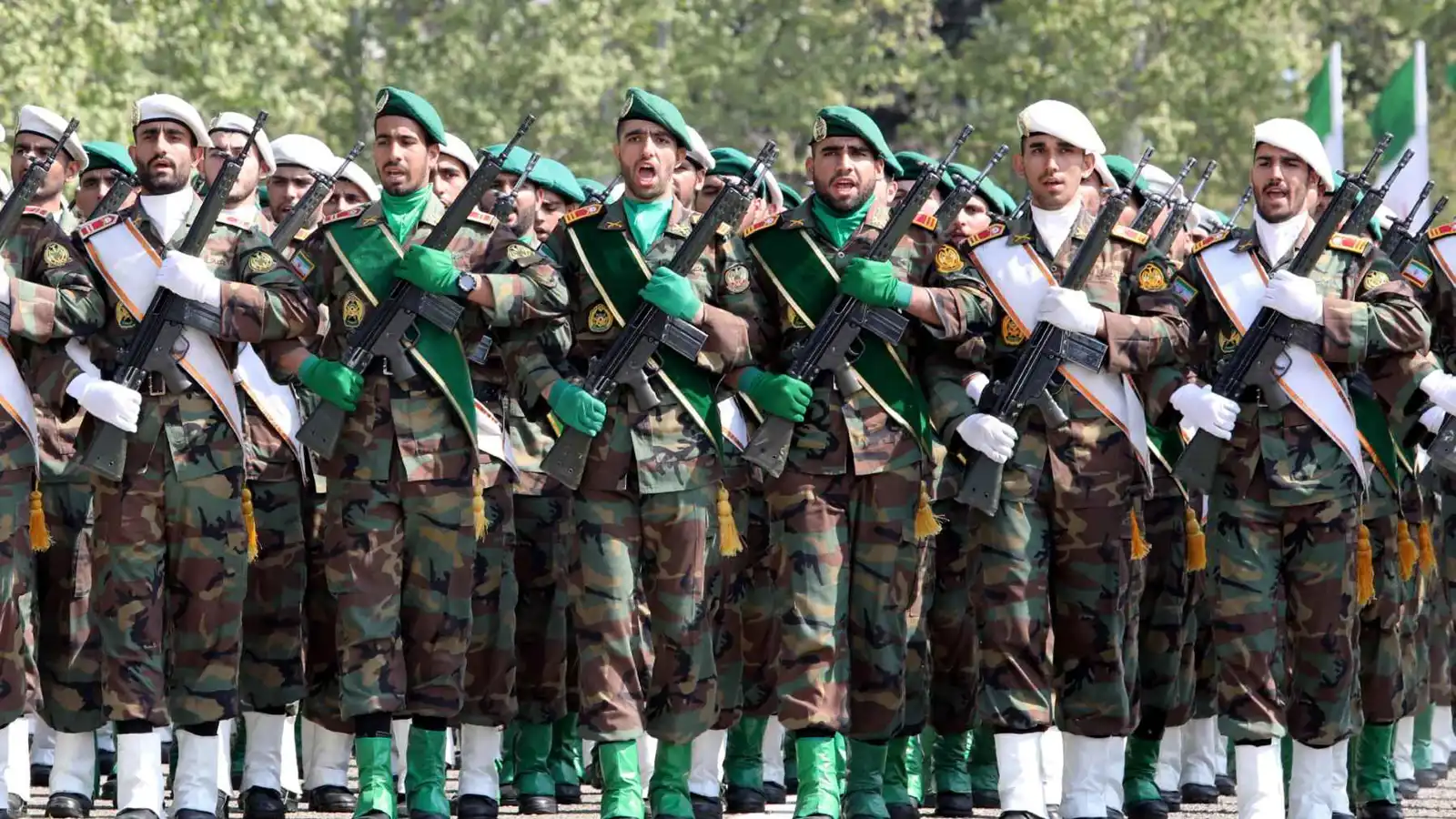 خبراء: أزمة ثقة وانقسامات تزلزل الحرس الثوري الإيراني