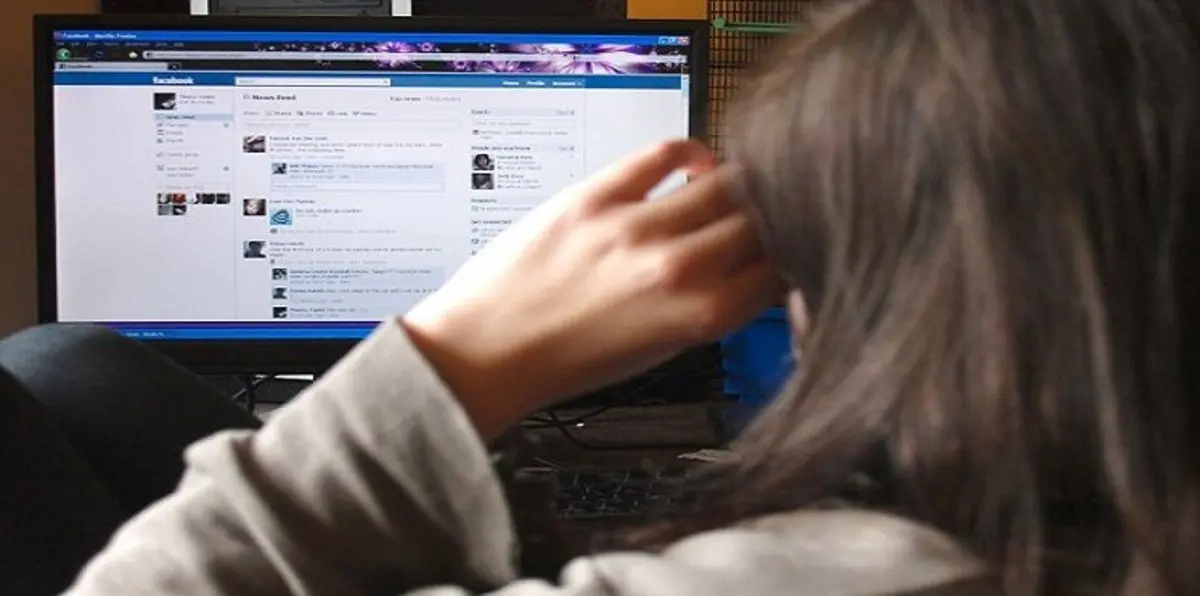 فرنسا.. الحبس والغرامة لمن ينشر صور أطفاله عبر "فيسبوك"