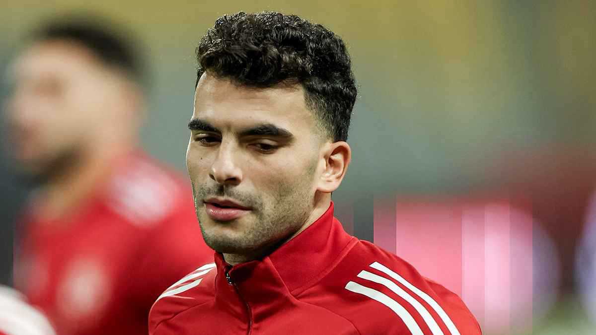 عبء على الفريق ومكانه الدكة.. رضا عبد العال يهاجم زيزو (فيديو)