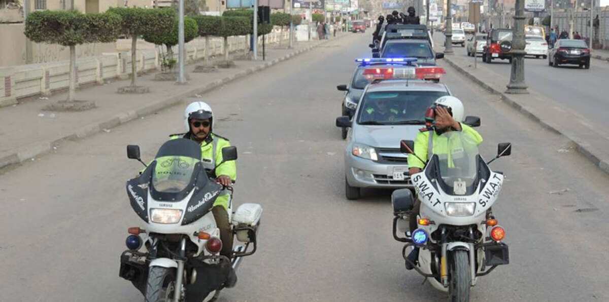 في مصر.. 57 سيارة تشارك في موكب لمسؤول بوزارة الداخلية (فيديو وصور)