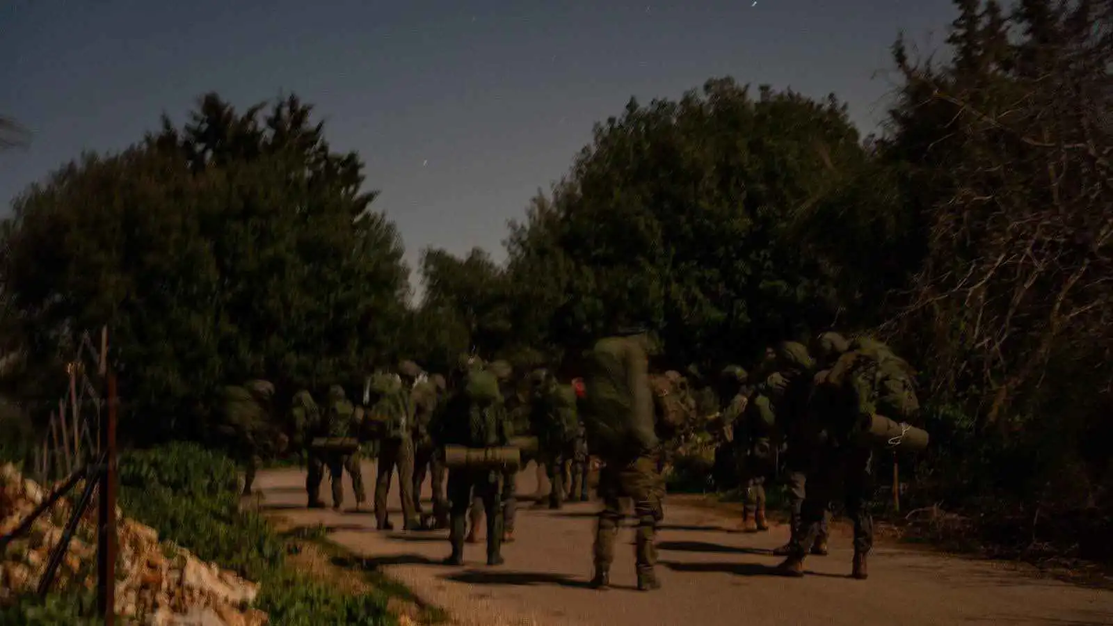 "حزب الله" يستهدف قاعدة "عين زيتيم" ومجمع "رفائيل" في إسرائيل