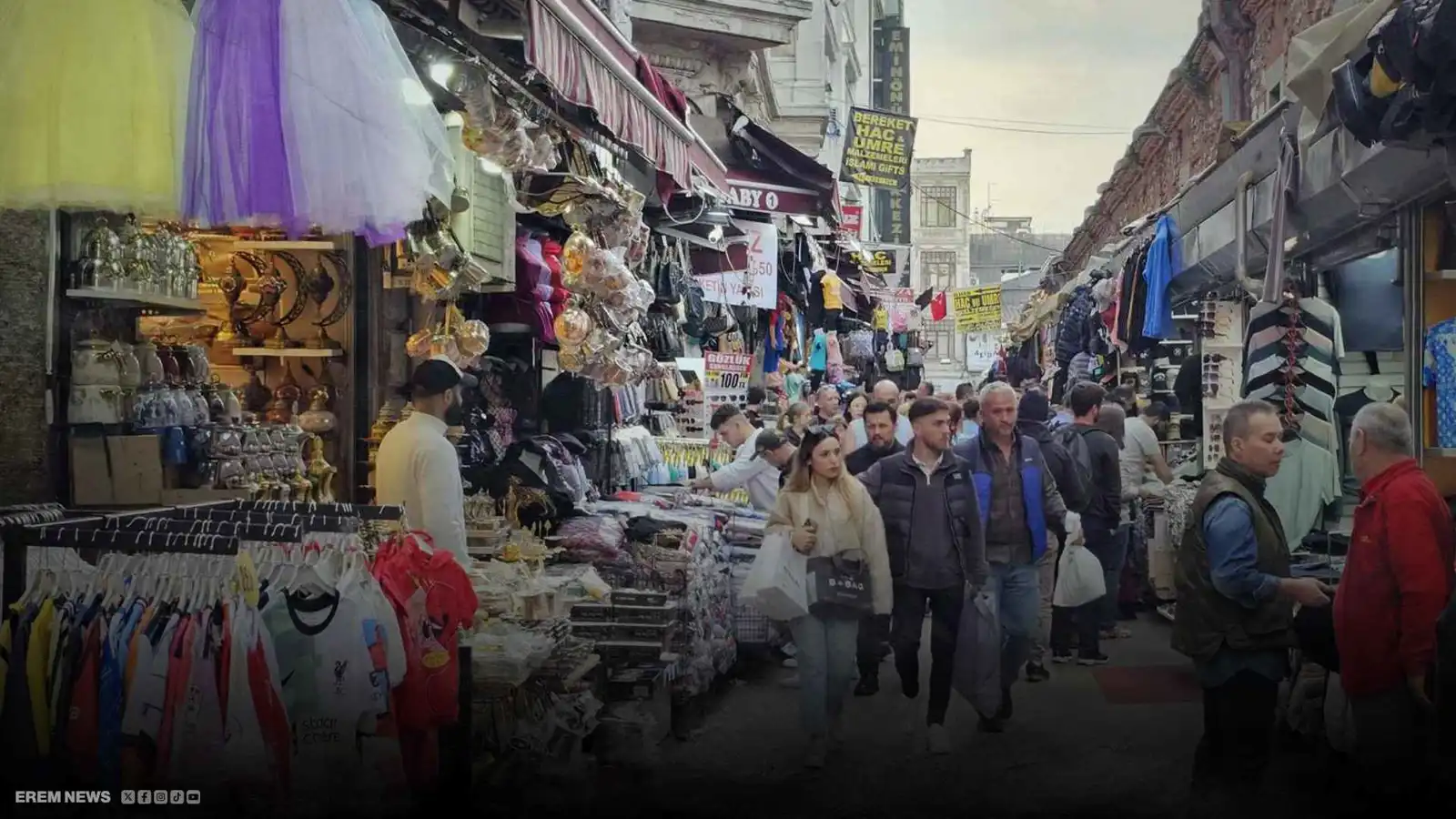 فوضى ورعب في تركيا.. اشتباك جماعي بين سياح إنجليز وتجار (فيديو)