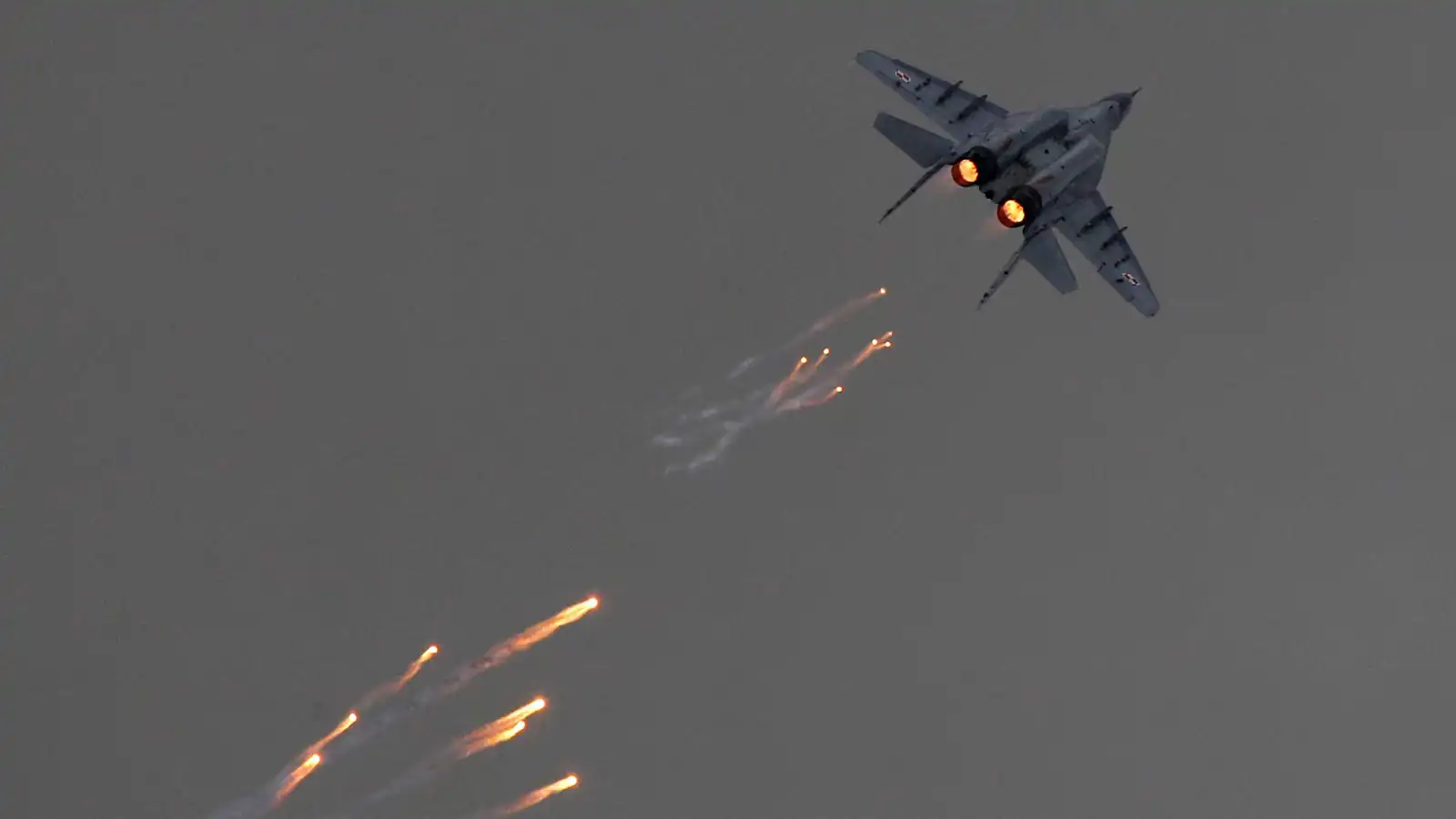 بسبب المسيّرات الروسية.. بولندا تحذر من "وضع خطير" وتتهيأ للأسوأ