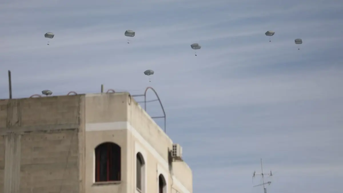 دعوات لفتح معابر غزة بدلًا من الإنزالات الجوية 