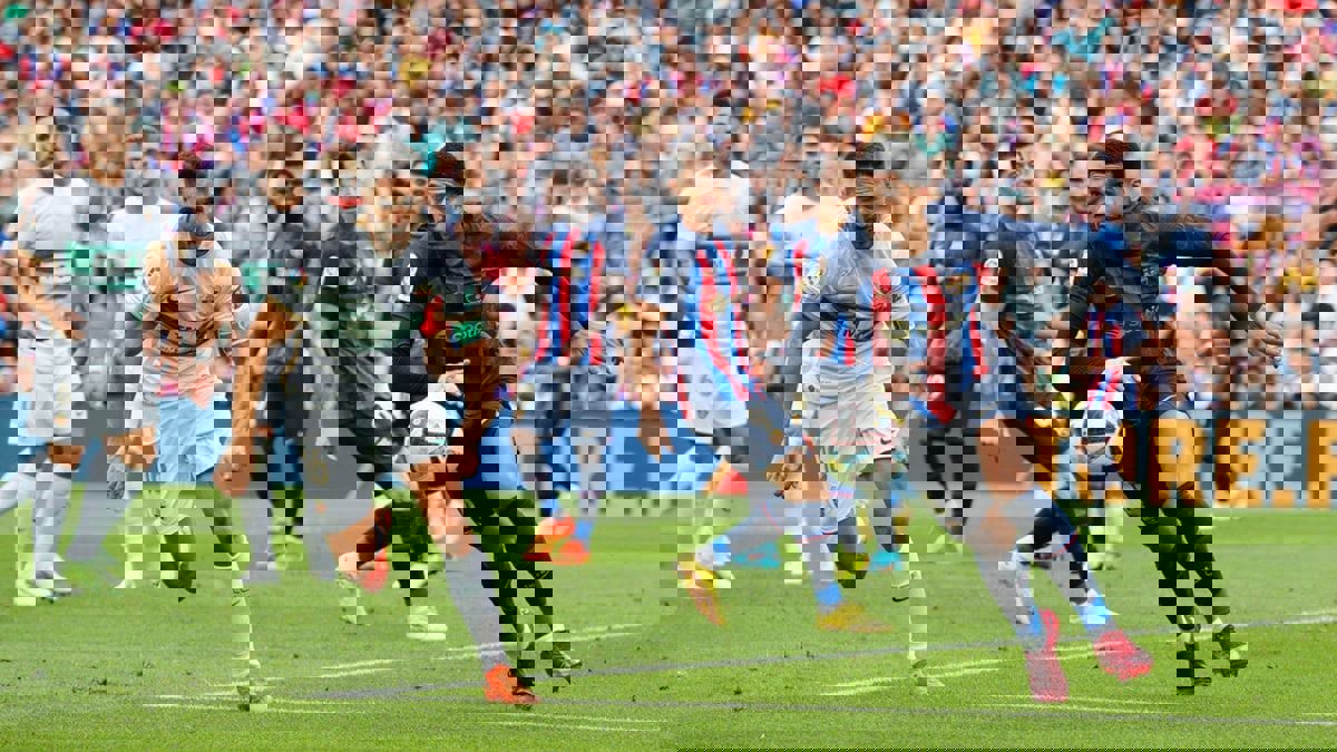 التوقف الدولي أثر بالسلب.. برشلونة يفتقد خدمات 3 لاعبين في خط الدفاع