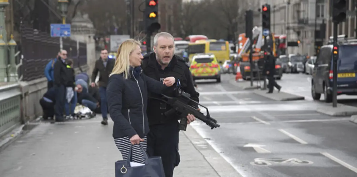 محاولة اقتحام البرلمان البريطاني حدثت أثناء جلسة تحضرها رئيسة الوزراء تيريزا ماي