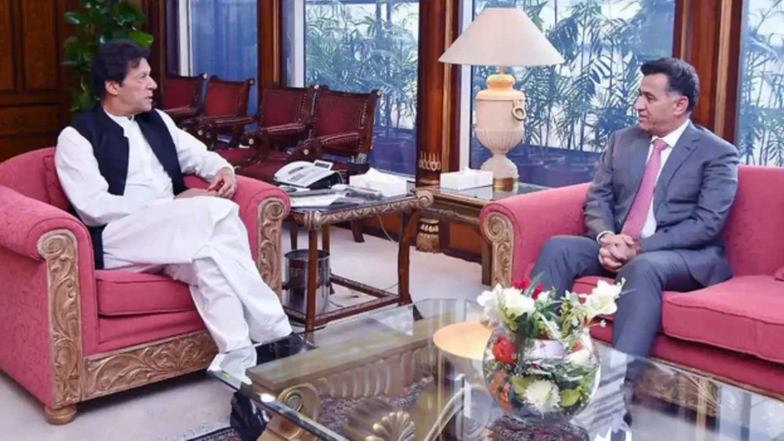 حكم تاريخي بحق رئيس الاستخبارات الباكستانية السابق