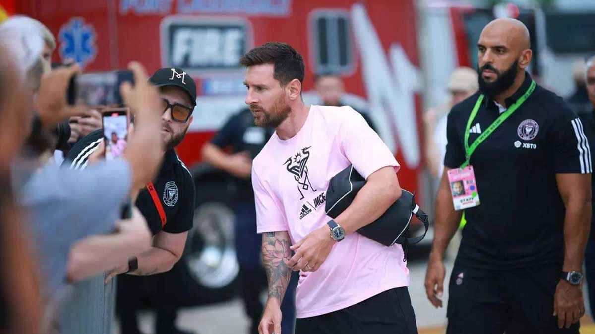 "شيوكو" يصارع عدو ميسي مقابل 11 مليون جنيه إسترليني