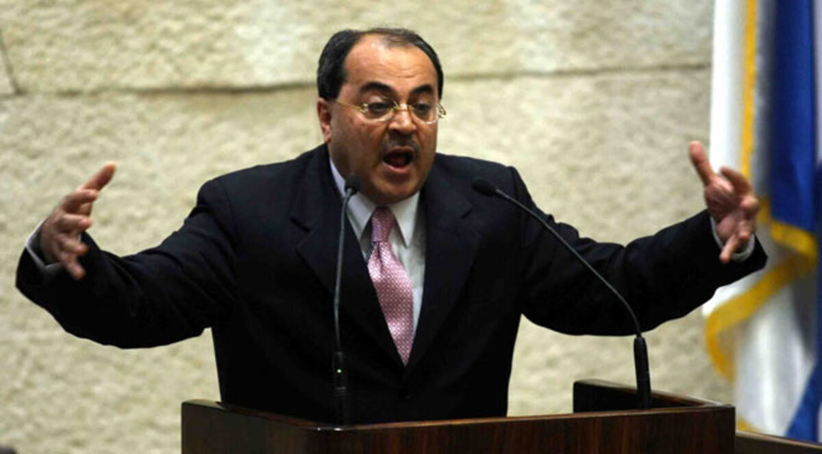 احتجاج إسرائيلي على رفع الطيبي علم فلسطين بالأقصى