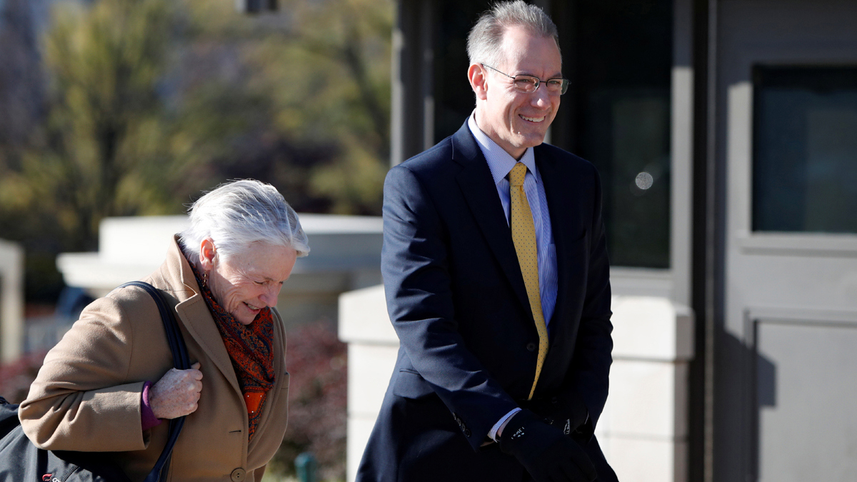 مسؤول موازنة بالبيت الأبيض يدلي بشهادته في تحقيق مساءلة ترامب