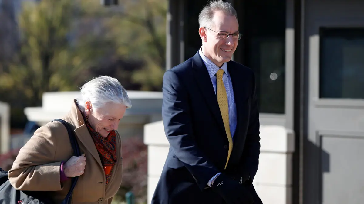 مسؤول موازنة بالبيت الأبيض يدلي بشهادته في تحقيق مساءلة ترامب