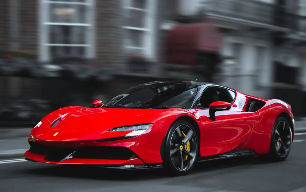 سيارة كيليان مبابي نجم ريال مدريد