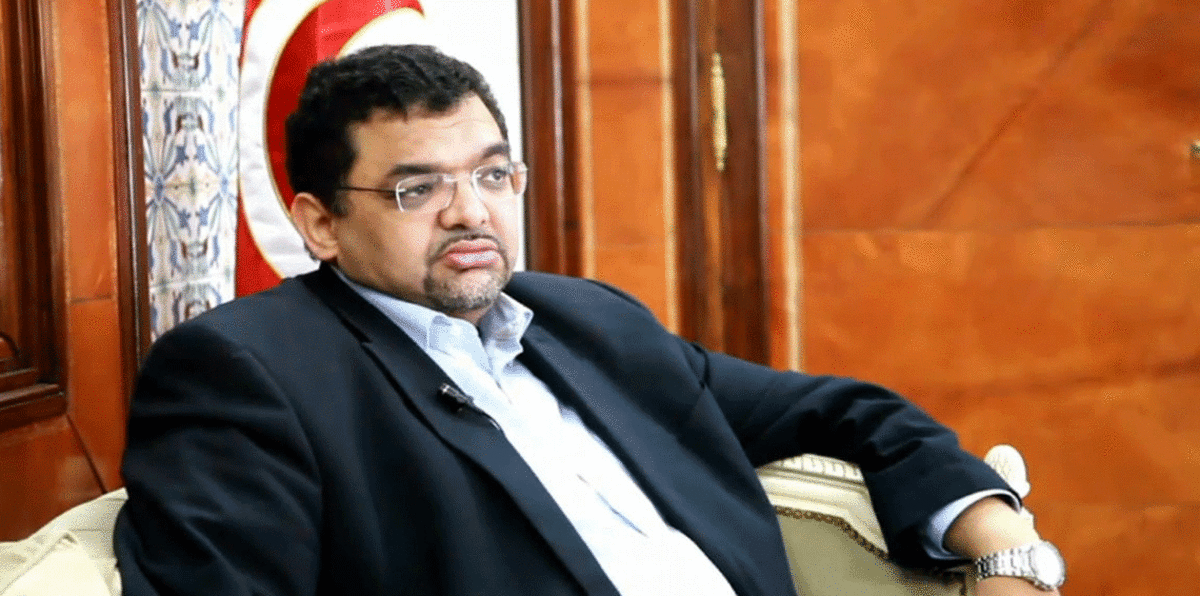 مستشار الغنوشي يحذّر من "انفجار" البرلمان التونسي حال تفويضه حسم مصير الشاهد