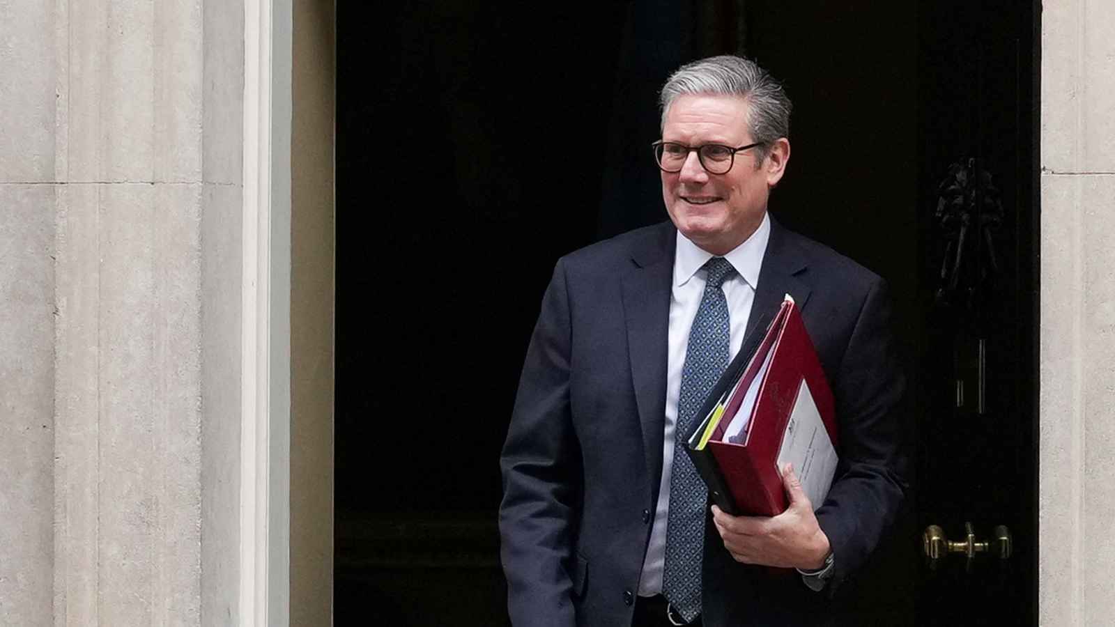 بشأن الهجرة.. زعماء دينيون يطالبون ستارمر بخطاب "أكثر تسامحا"