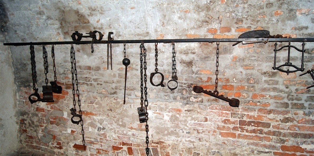 تقرير: مقتل نحو 13 ألفًا تحت التعذيب في سجون النظام السوري