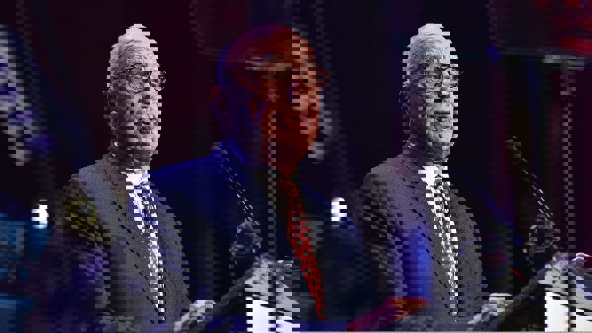 روبرت مردوك ينقلب على شركات التكنولوجيا الكبيرة