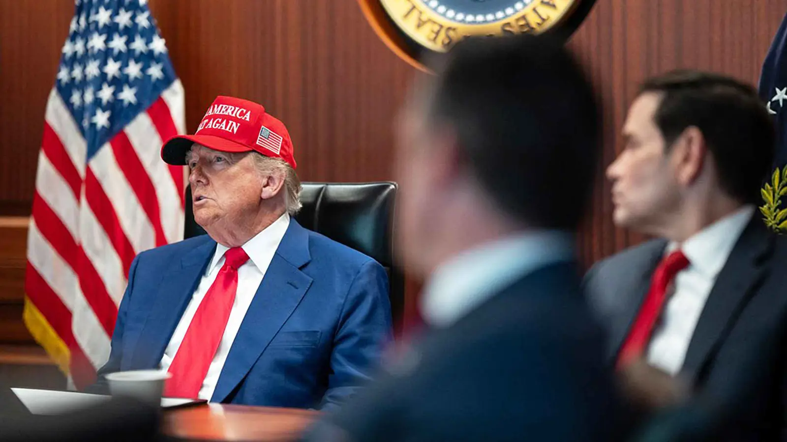 لبحث نتائج الهجوم على إيران.. ترامب يجتمع بفريقه للأمن القومي