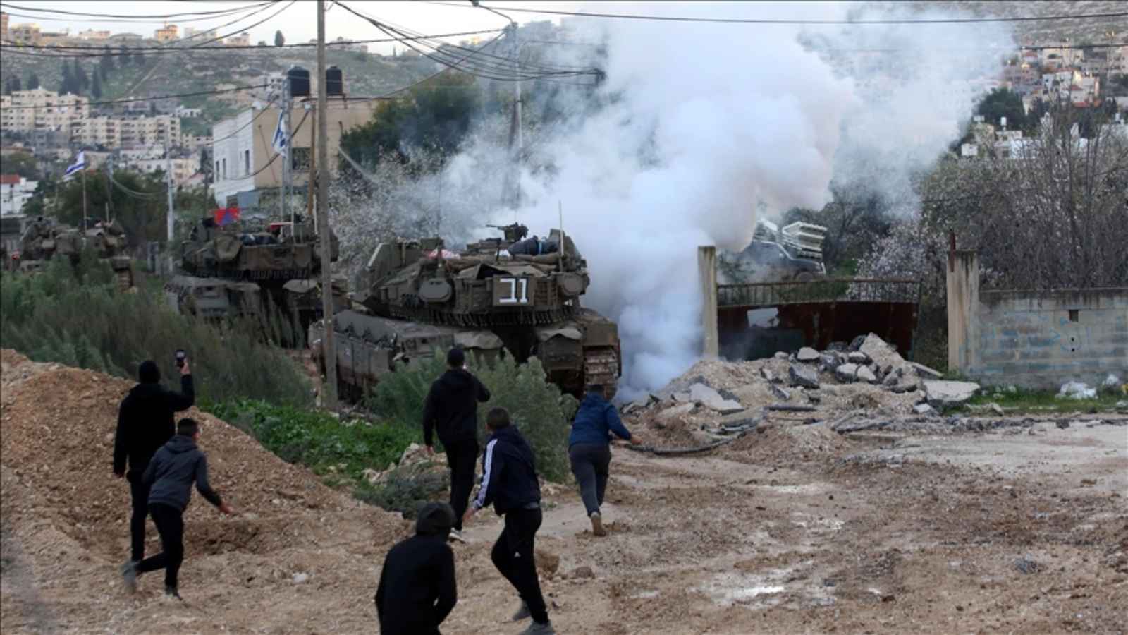 الجيش الإسرائيلي ينفذ سلسلة اقتحامات في الضفة الغربية (فيديو)
