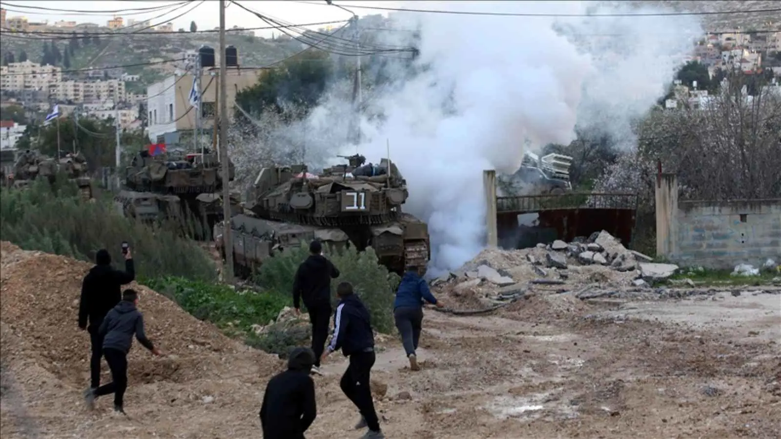 الجيش الإسرائيلي ينفذ سلسلة اقتحامات في الضفة الغربية (فيديو)