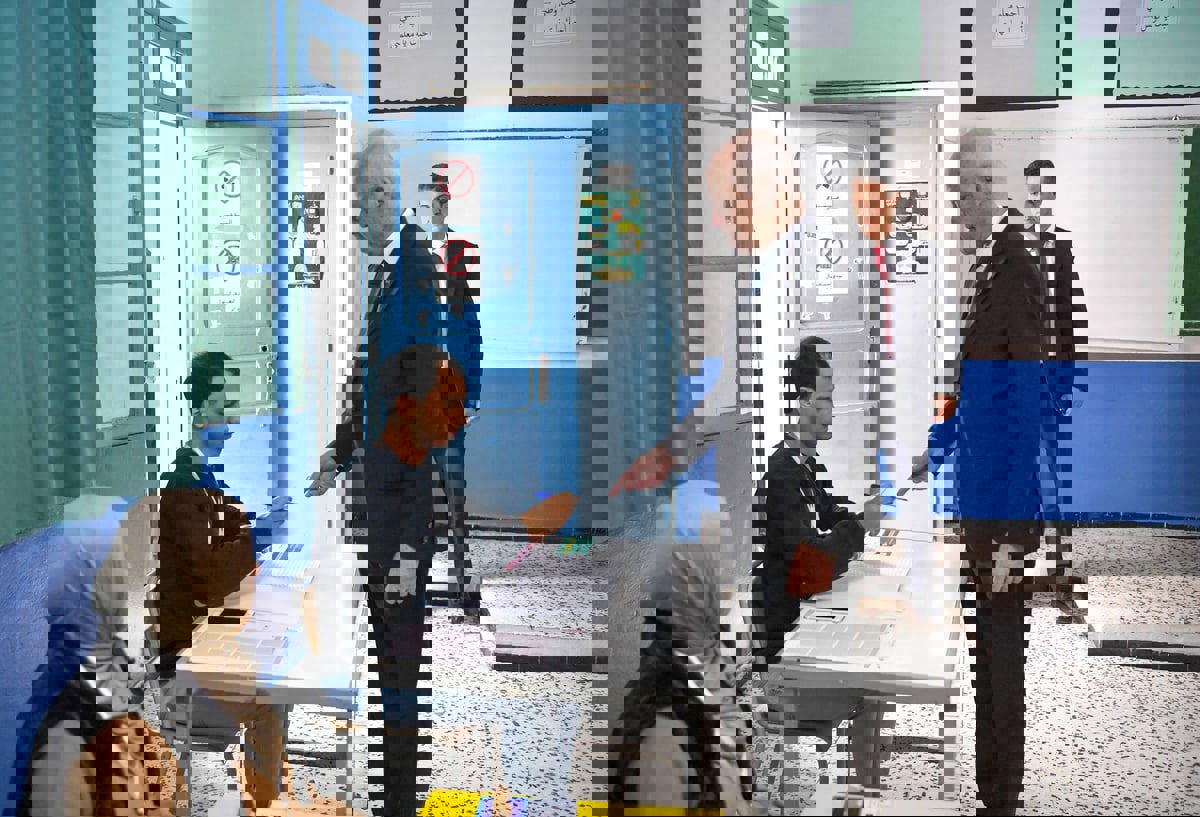  سعيّد عقب الإدلاء بصوته في أول انتخابات للمجالس المحلية: مستمرون في تطهير تونس