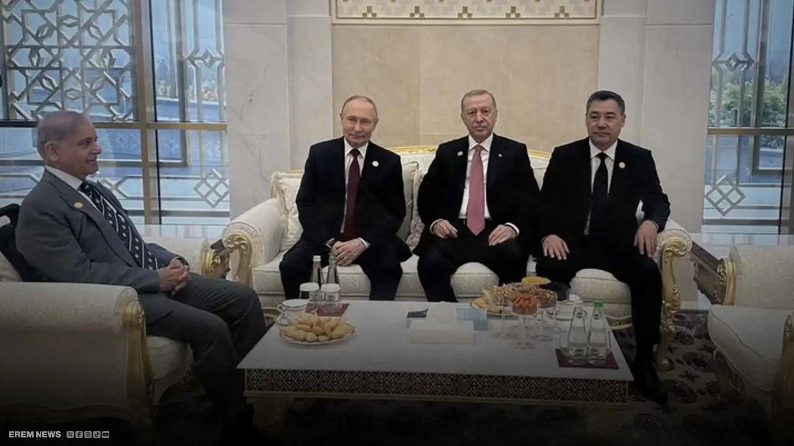 انتظر 40 دقيقة.. رئيس وزراء باكستان يقتحم اجتماع بوتين وأردوغان (فيديو إرم)