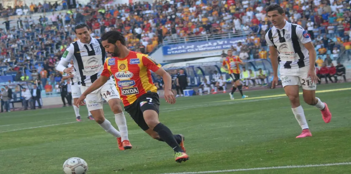 شهدت بطاقتين حمراوين.. الصفاقسي ينتزع فوزًا دراميًا على الترجي في الدوري التونسي