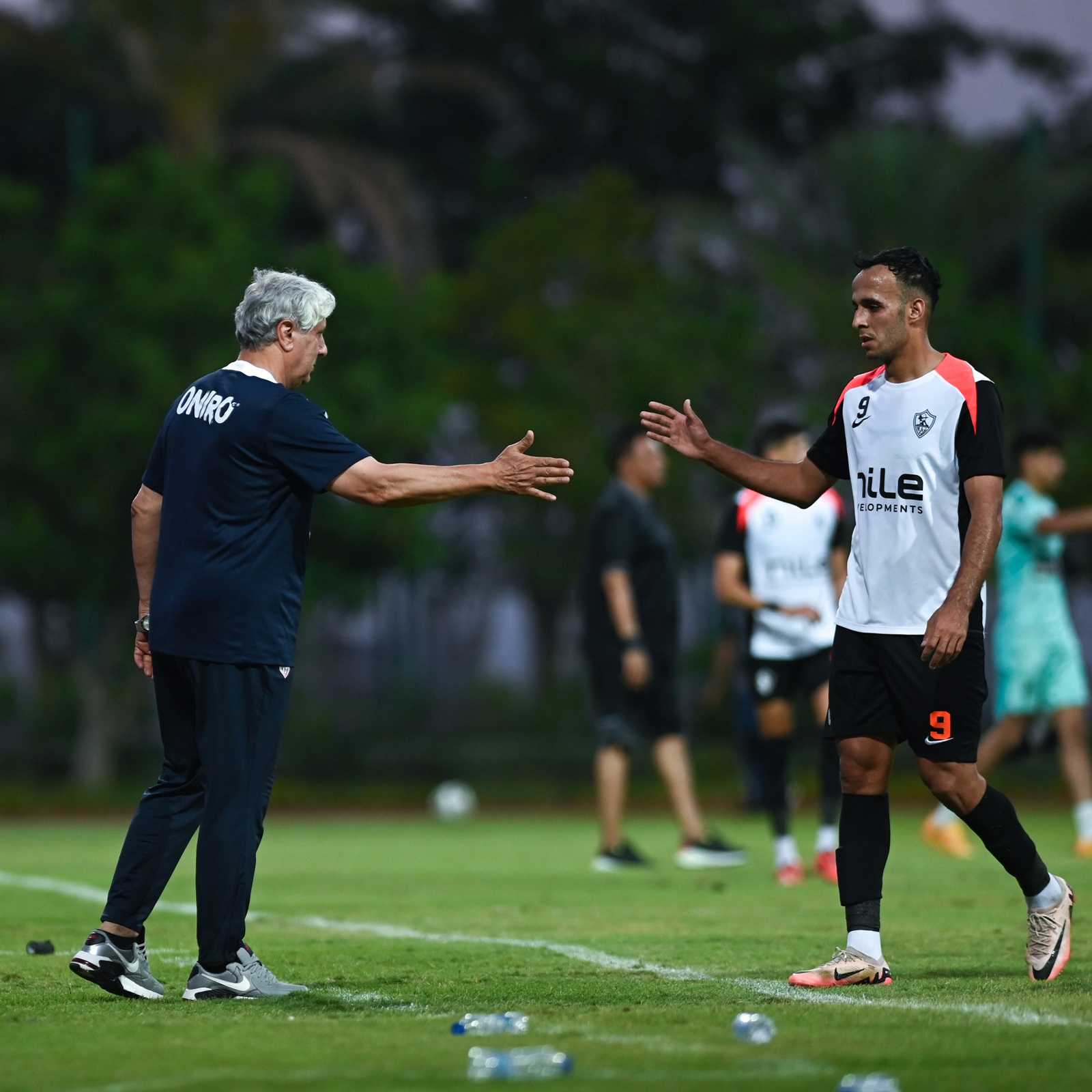 عبد الناصر محمد "يفجر" غضب لاعبي الزمالك