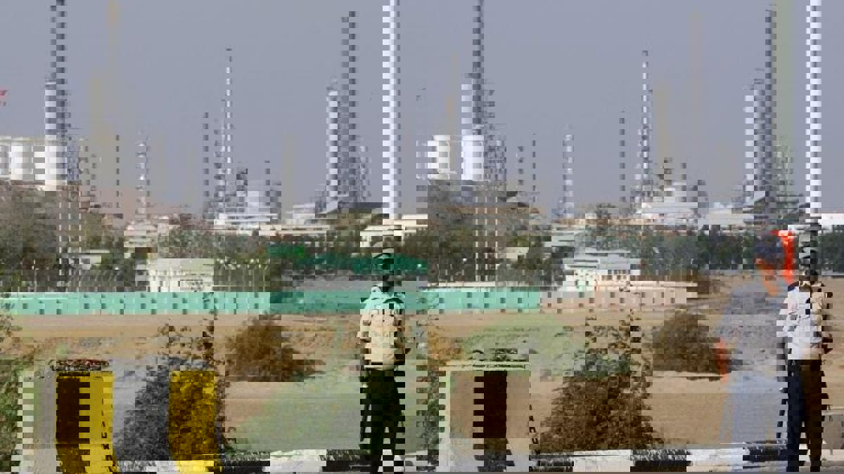 اليمن.. قوات الحزام الأمني تحبط محاولة لاقتحام شركة مصافي عدن