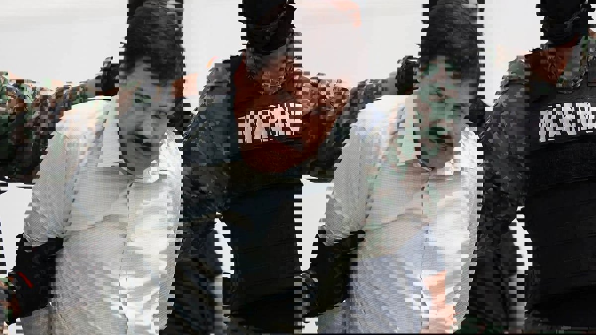 تاجر المخدرات المكسيكي"إل تشابو" المحكوم بالمؤبد في أمريكا يطلب إعادة محاكمته

