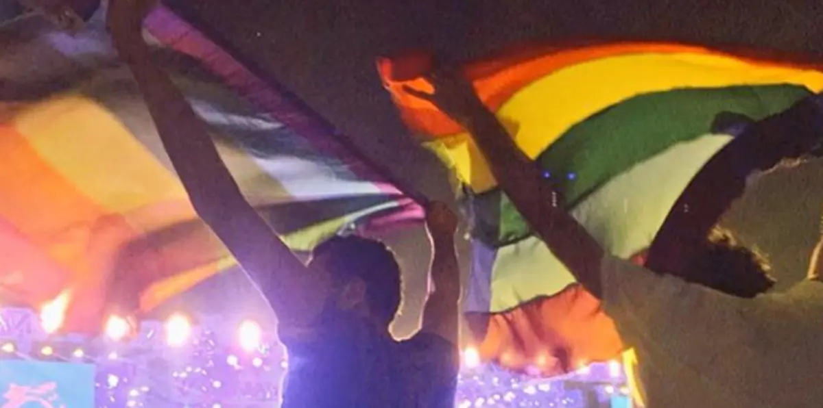 شاهد بالفيديو.. كشف سر رفع علم "المثليين" في حفل القاهرة