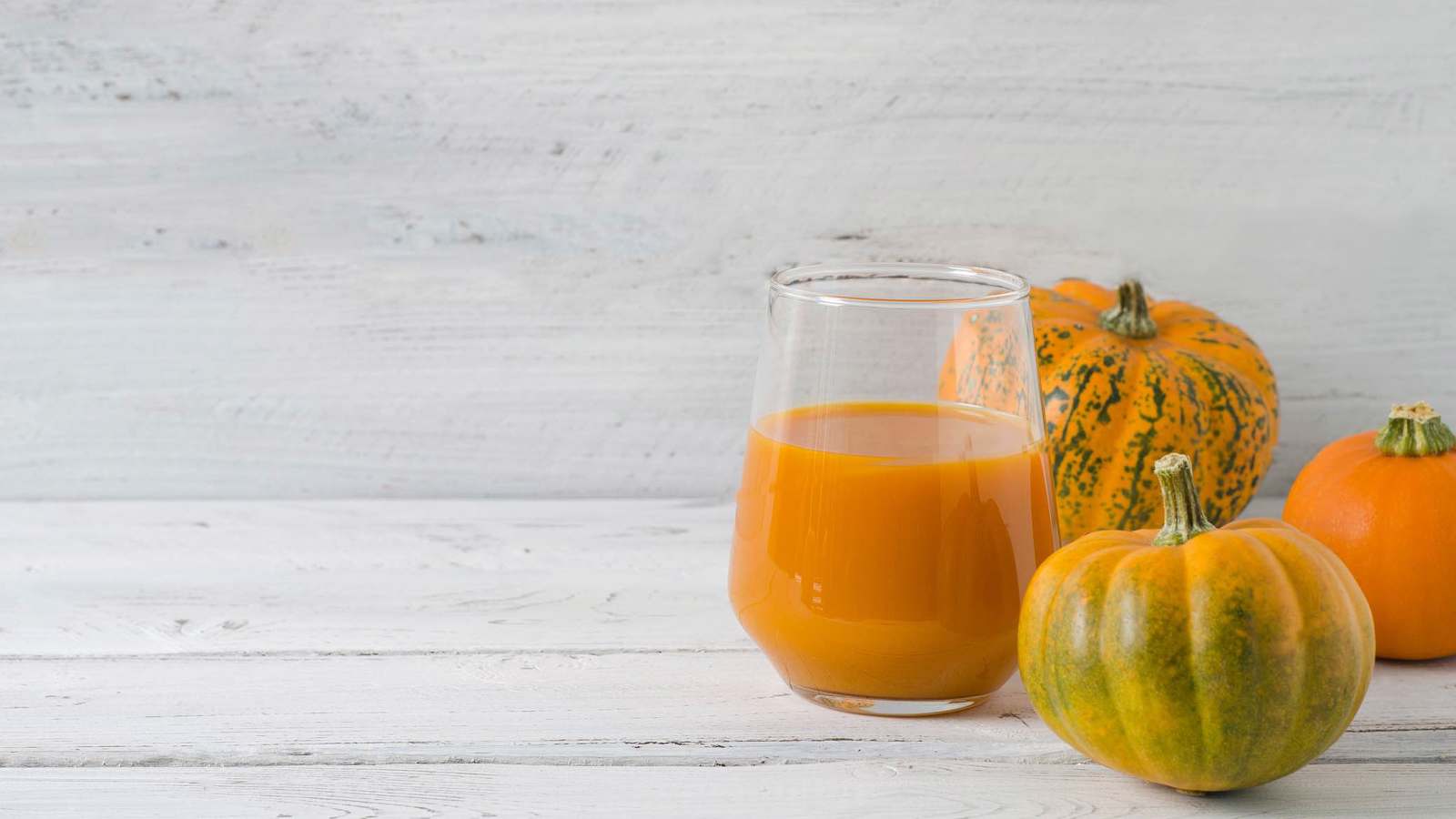 عصير اليقطين أم الكرفس.. أيهما الأفضل لفقدان الوزن؟