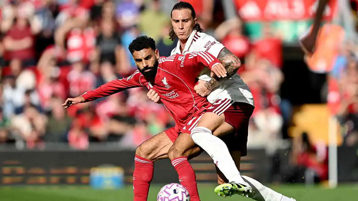 4 مباريات كارثية.. هل تنازل محمد صلاح عن عرش ليفربول؟