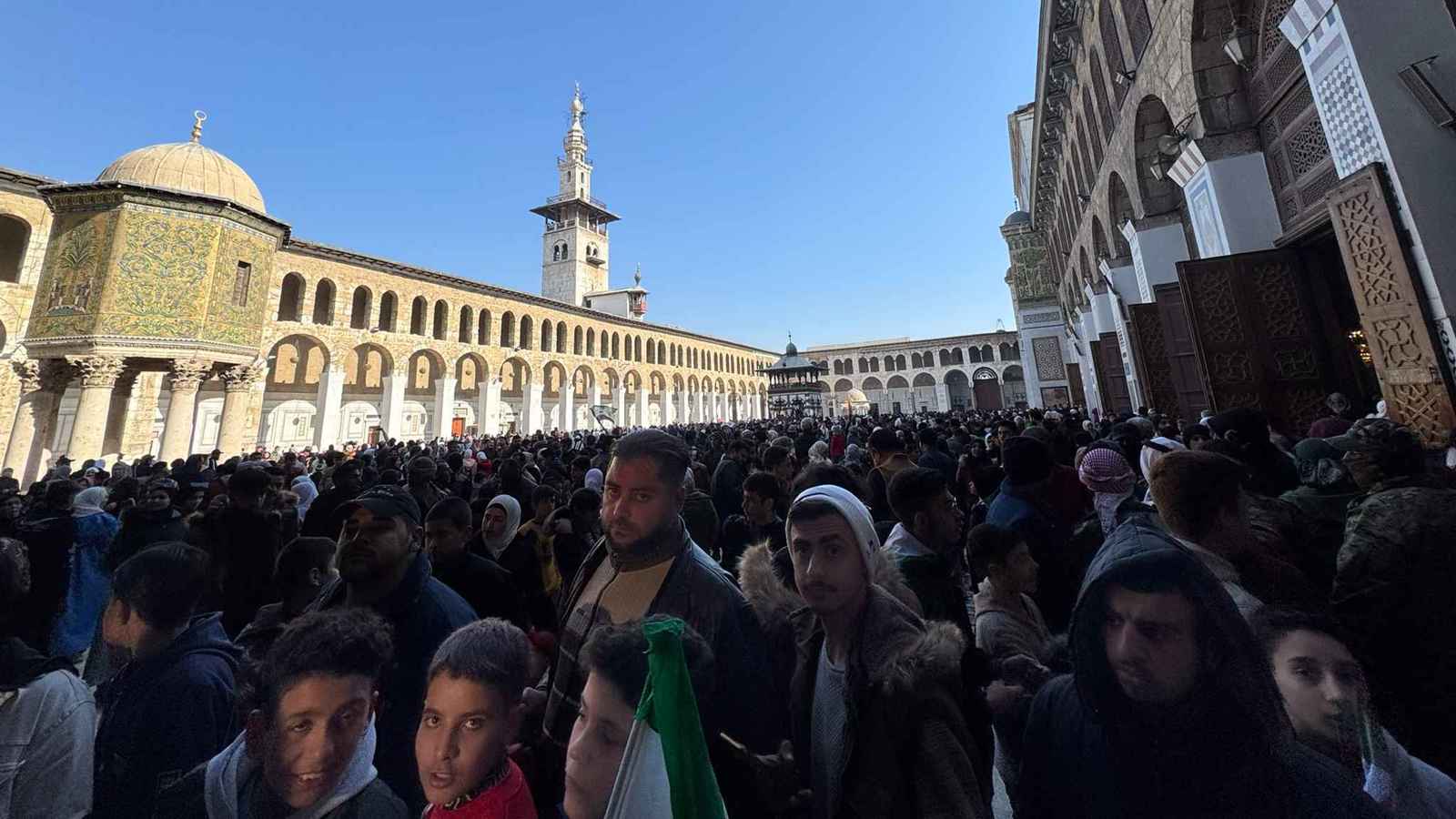 محافظة دمشق تعلق على حادثة التدافع "المميتة" في الجامع الأموي