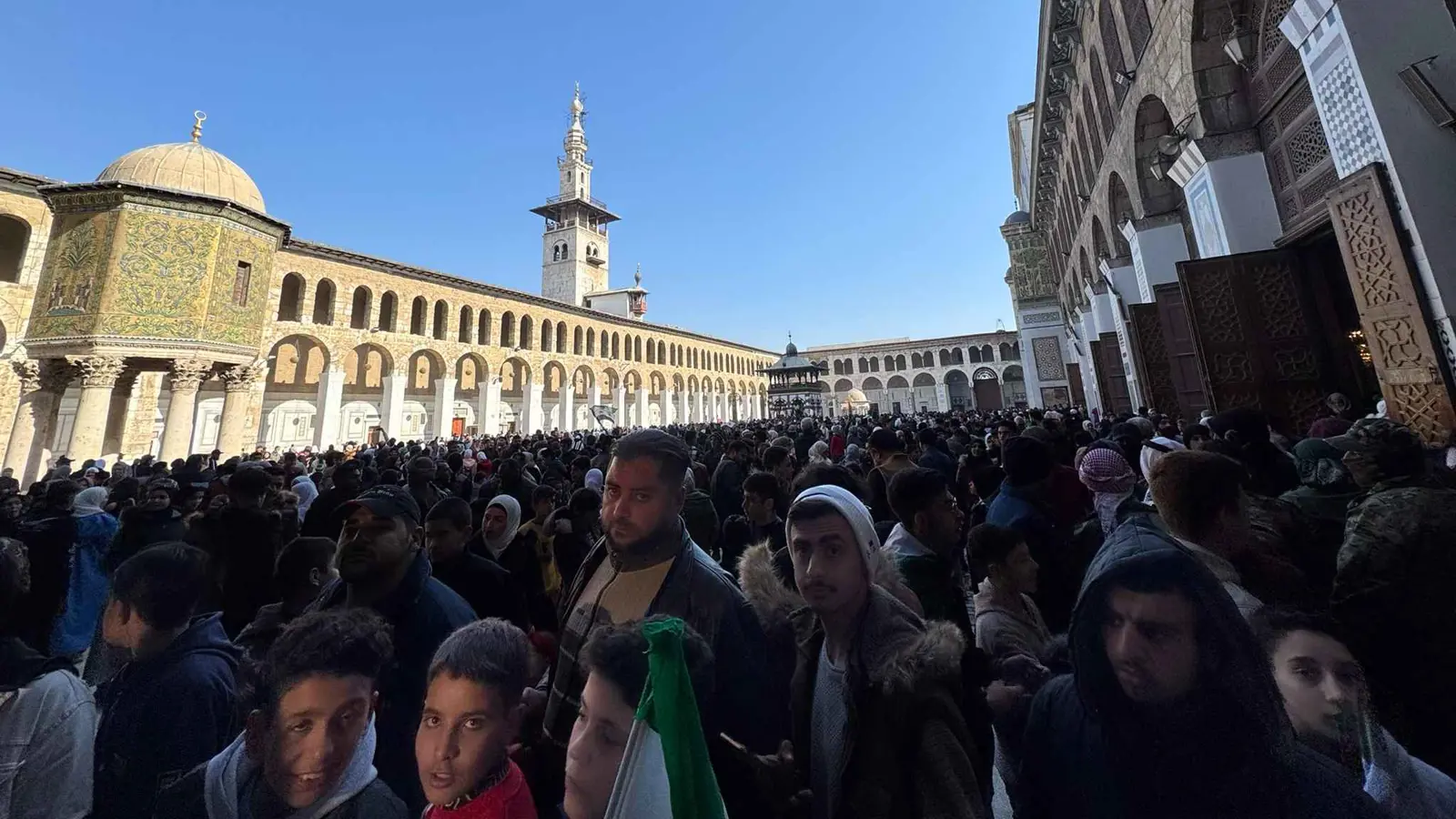 محافظة دمشق تعلق على حادثة التدافع "المميتة" في الجامع الأموي