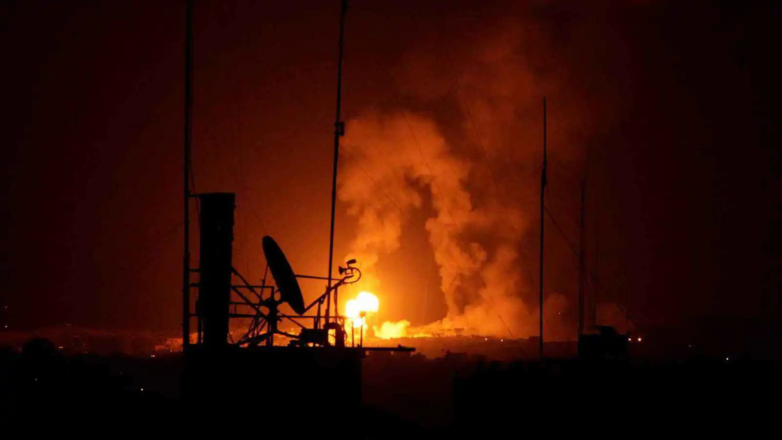 قصف إسرائيلي عنيف على حي "الشجاعية" شرق مدينة غزة