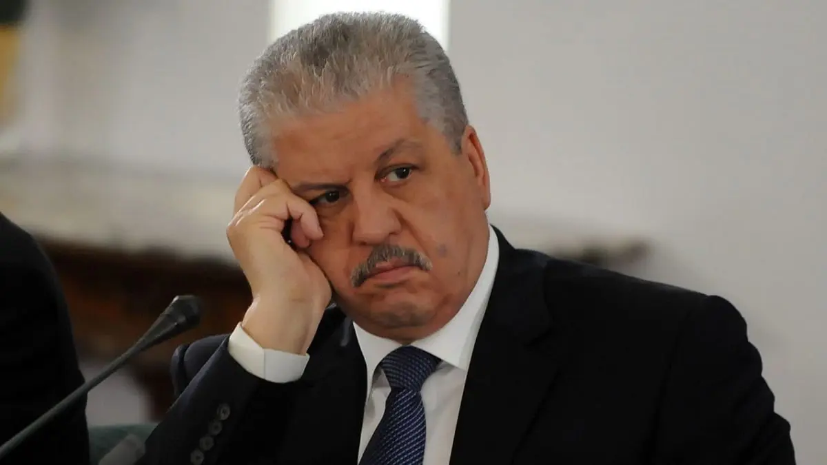 تقرير: رئيس الوزراء الجزائري الأسبق عبدالمالك سلال مستاء من صمت بوتفليقة